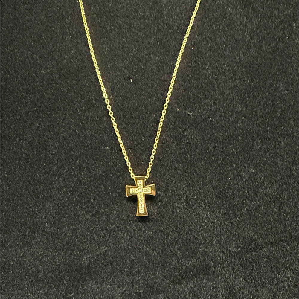 Elegant Gold Cross Necklace